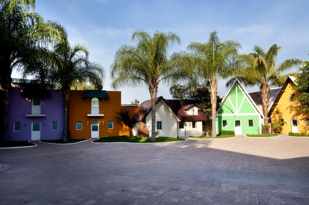 Real De Minas Poliforum Leon Exterior photo